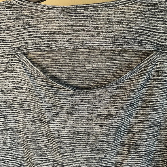 Athleta Womens Striped Cutout Breezy Open Back Longsleeve Top Size XS‎ - Picture 6 of 6